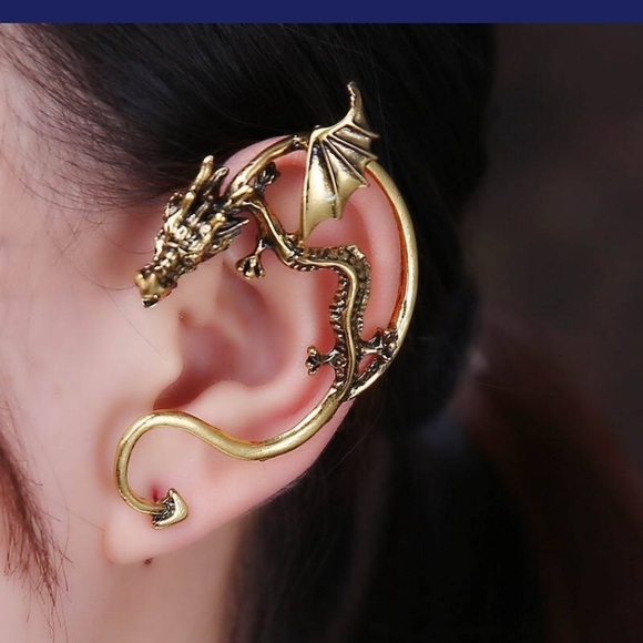 Tiny dragon mint ear cuff